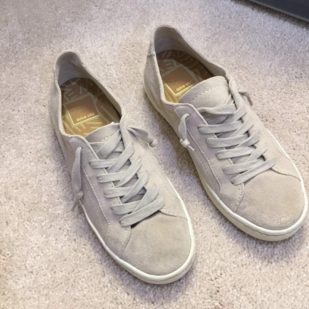 NEW Dolce Vita beige sneakers size 7 suede